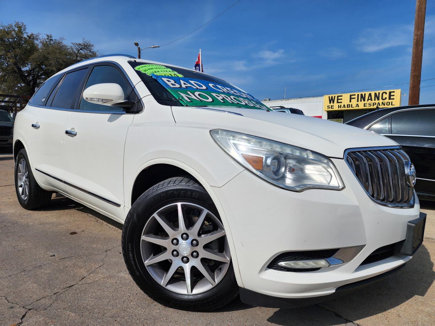 2014 WHITE Buick Enclave Leather (5GAKRBKD2EJ) with an 3.6L V6 DOHC 24V engine, 6-Speed Automatic Overdrive transmission, located at 2660 S.Garland Avenue, Garland, TX, 75041, (469) 298-3118, 32.885551, -96.655602 - Photo#0